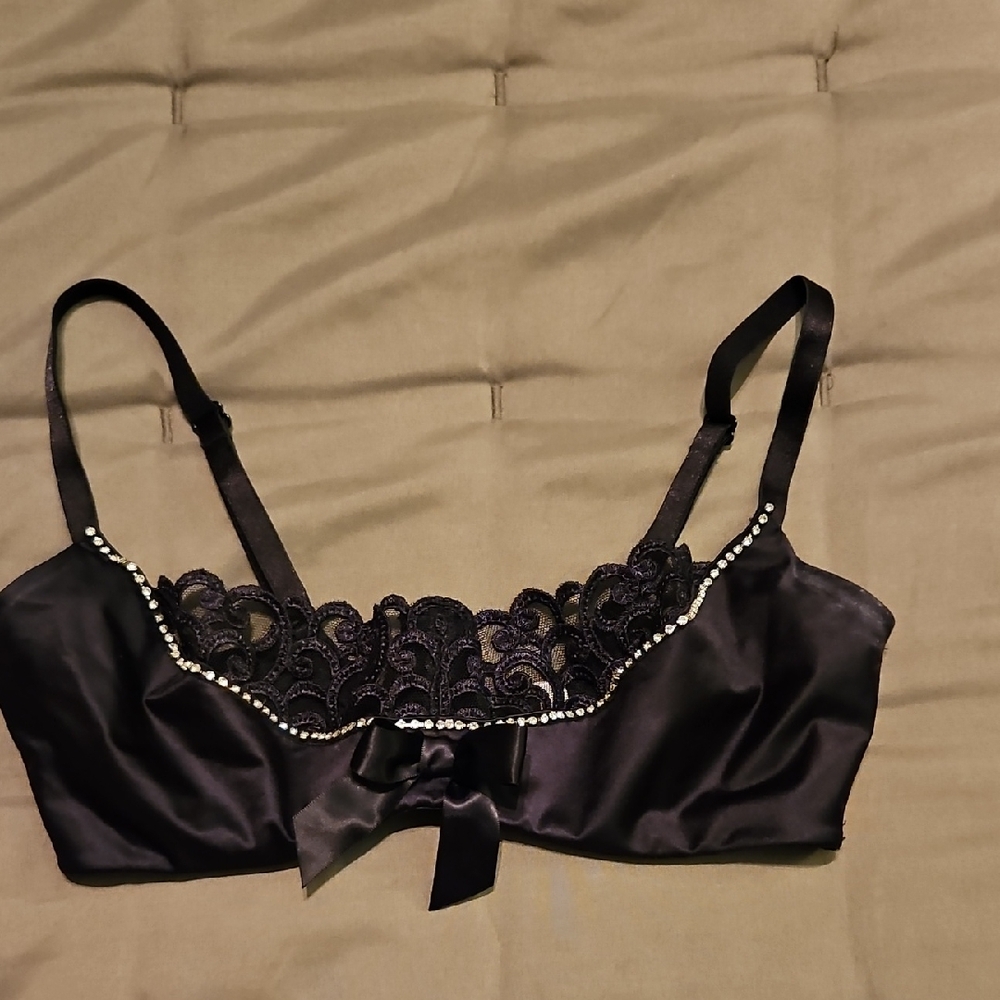 Victorias Secret Black Lace /Rhinestone trim. Trim Bra 36B